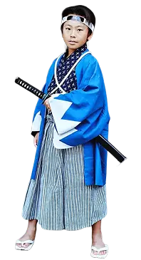 換上忍者服裝的孩子